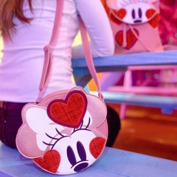 Danielle Nicole Disney Minnie Mouse Hearts Crossbody Bag Pink Red Valentines - Picture 6 of 6
